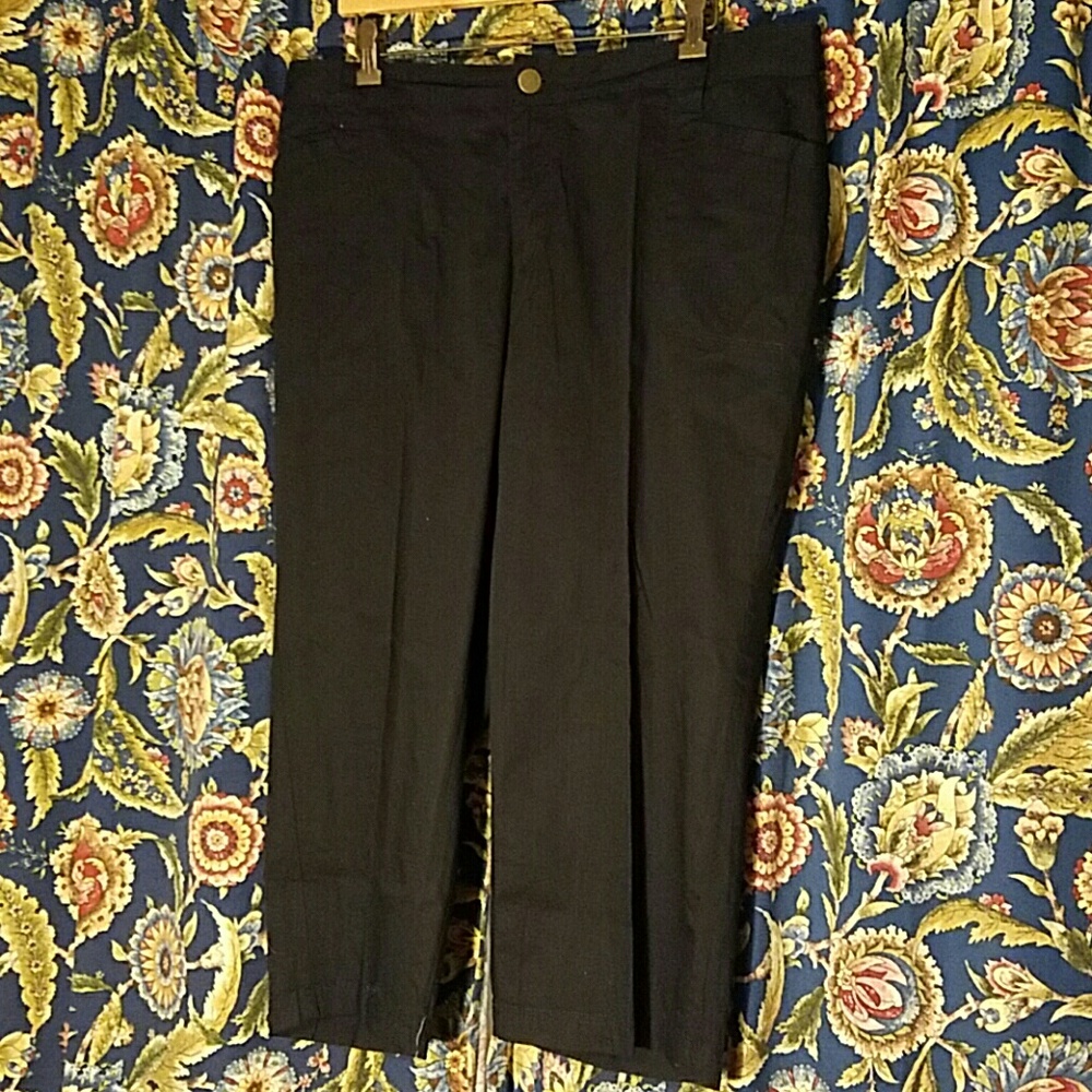 Cropped Pants